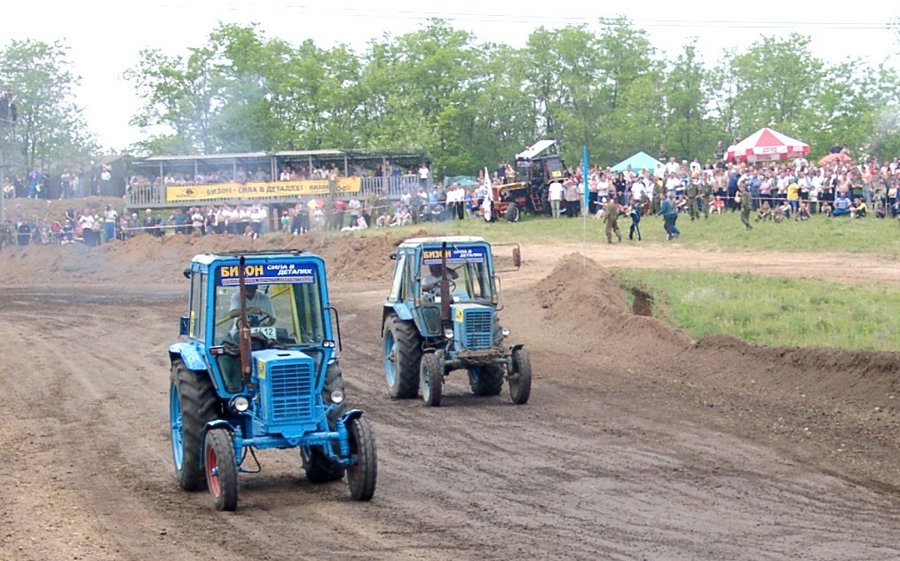 20 years of tractor racing "Bizon-Track-Show"