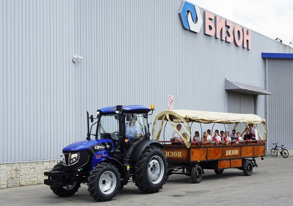 Дети сотрудников компании получили первую стипендию в новом учебном году