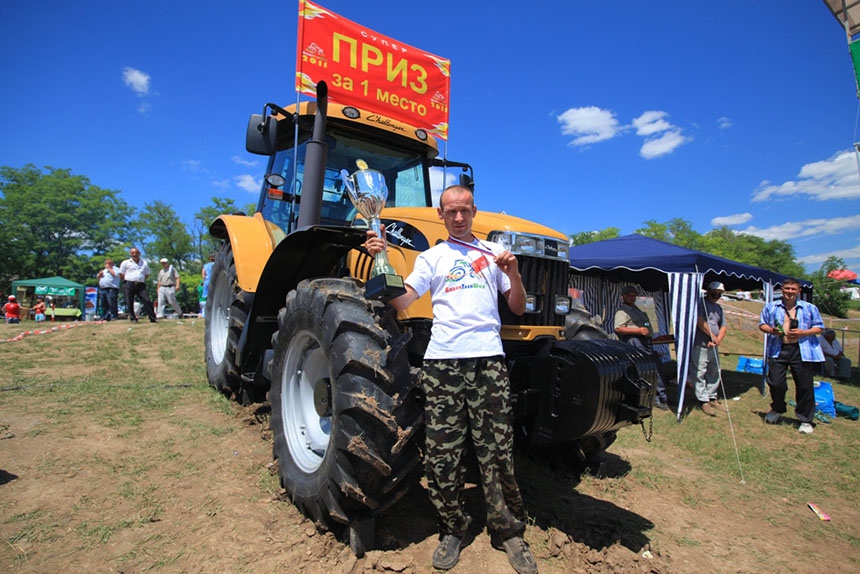 X «Bizon Track-Show 2012» Tractor Races