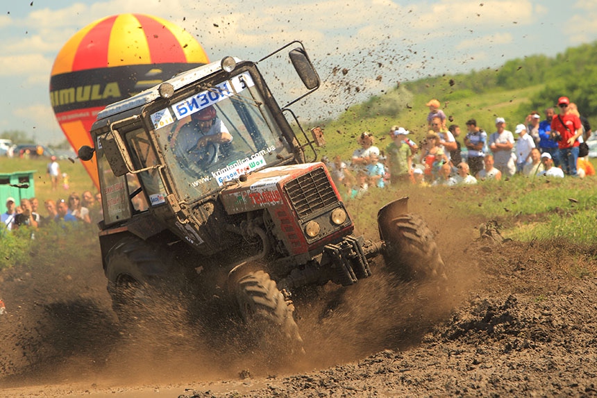 X «Bizon Track-Show 2012» Tractor Races