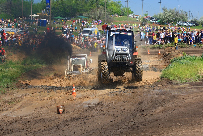 X «Bizon Track-Show 2012» Tractor Races