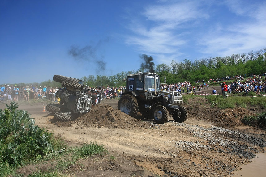 X «Bizon Track-Show 2012» Tractor Races