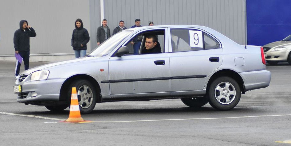 Сотрудники холдинга провели соревнования по автомногоборью